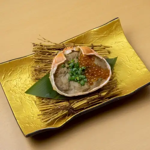 イクラのせカニみそ甲羅焼き