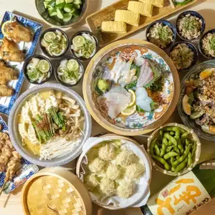 笑衛門名物炊き餃子!板長厳選刺身4種盛り!お料理全10品 6500円⇒5500円(税込)