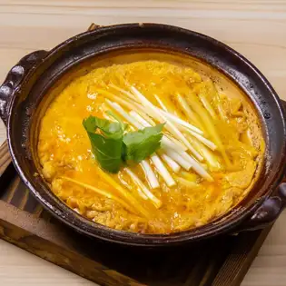 Egg drop soup with yellow chives