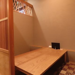 This is a private room with a sunken kotatsu that can accommodate up to 3 people.Enjoy carefully selected ingredients and local sake in a private space without worrying about other people ♪