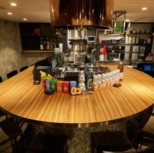 限定12席のかぶりつき席！座席間隔が広々としたカウンターです。
