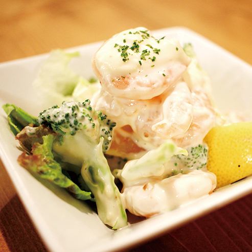 Garlic mayo with shrimp and broccoli