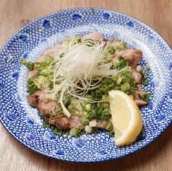 ネギ香る　ラムのタン塩炙り焼