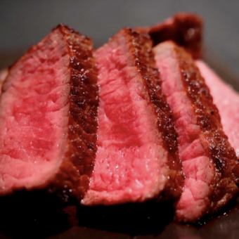 【2H飲み放題付き】平日限定 18:00、18:30、19:00スタート 赤身肉3品に煮込みなど全12品のコース