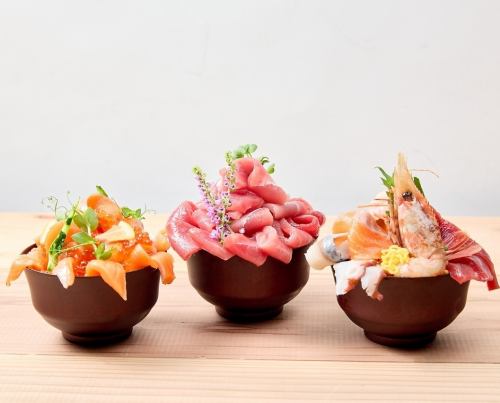 卓上のQRコードから注文できる海鮮丼3種