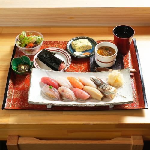 [Lunch only] Chef's choice 10 pieces + Fresh tuna and toro taku hand roll set ◆ 2,580 yen (2,838 yen including tax)