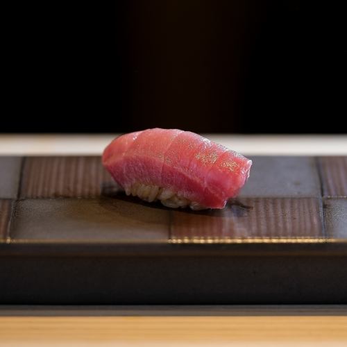 新鲜蓝鳍金枪鱼肥美金枪鱼