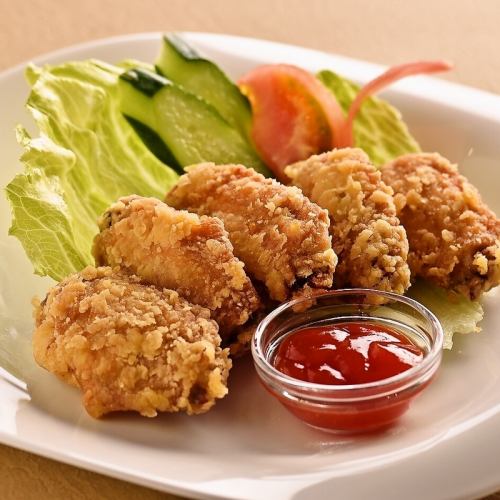 닭 날개 튀김 Fried Chicken Wing (4 개) / 4 sticks
