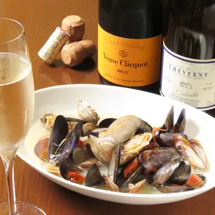 Clams and mussels steamed in white wine
