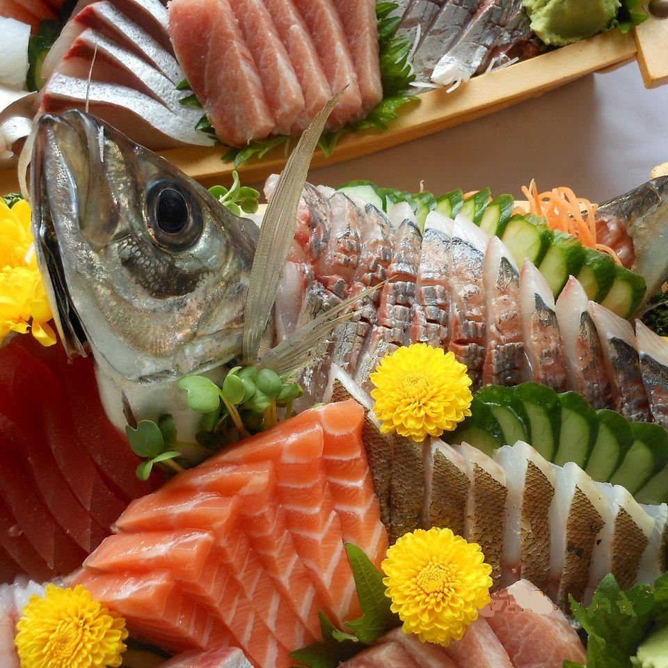从新鲜的生鱼片开始，Geikita Kogen猪肉等当地特色菜……时令风味！
