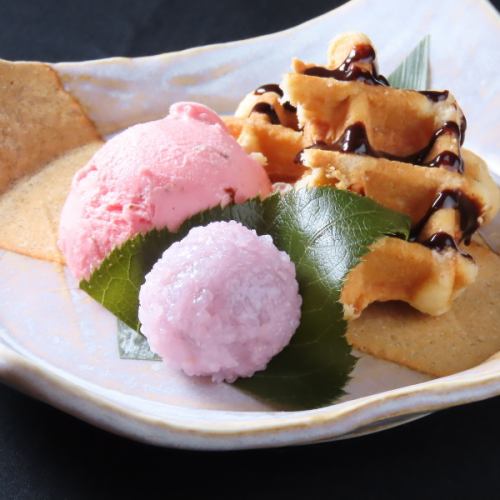 季節限定 桜アイスwithワッフル