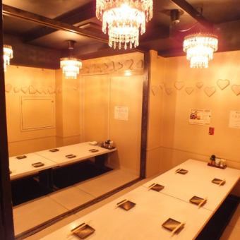 Private room for 4 to 16 people.We can guide you in a private room space according to the number of people.