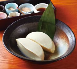 《おすすめ》自慢のできたて豆腐 薬味七品ぞえ