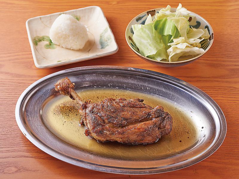 Kagawa Specialty ◎ Fragrant grilled chicken on the bone