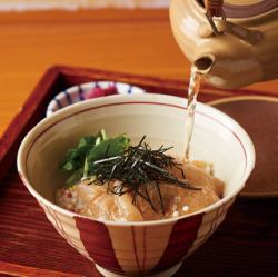 真鯛の胡麻茶漬け