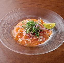 メイプルサーモンの和風カルパッチョ