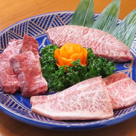 特選焼肉として黒毛和牛もご用意しております♪