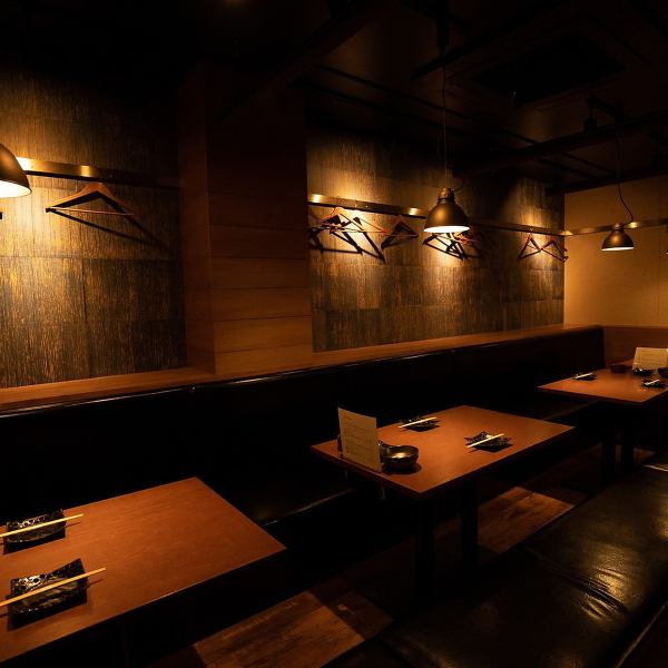 The stylish interior with a modern Japanese feel is perfect for a date or spending time with your loved one! We also have couple seats, so if you want to enjoy a date or just the two of you, please use these seats.