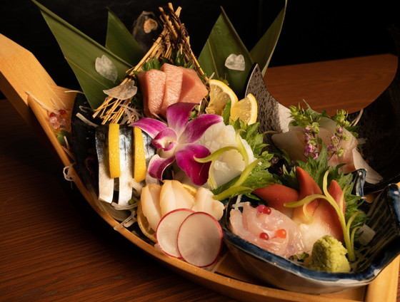 ``Funamori sashimi'' goes perfectly with sake