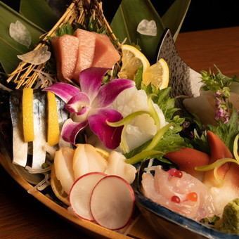 We are particular about purchasing fresh, seasonal fish.Both sashimi and robatayaki are exquisite.