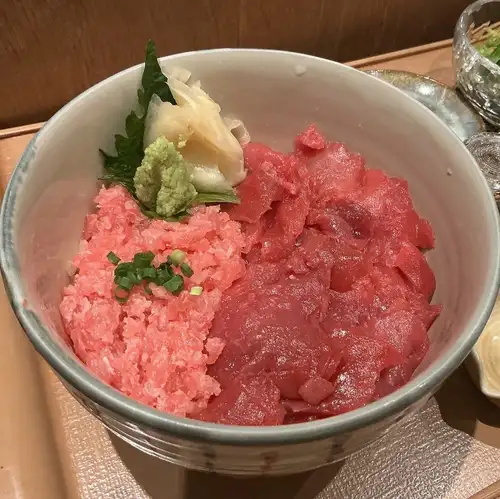 本鮪中落ち丼