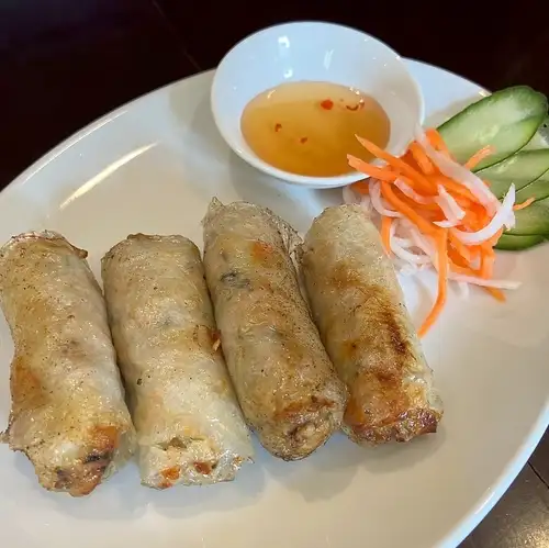 鮮度抜群！ハーブ香る本格ベトナム料理