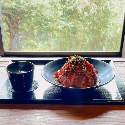 ローストビーフ丼(スープ付き)