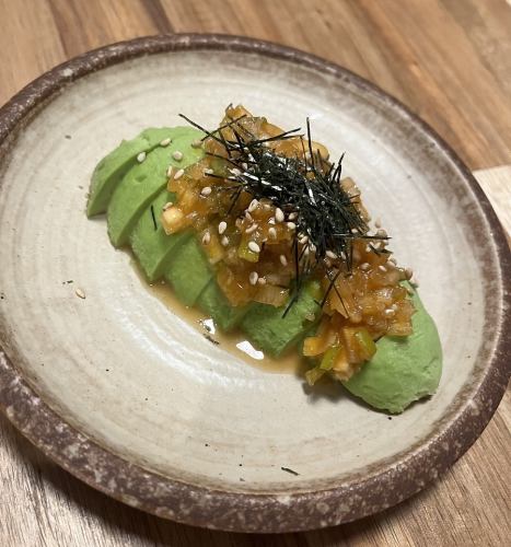 牛油果刺身佐葱盐酱