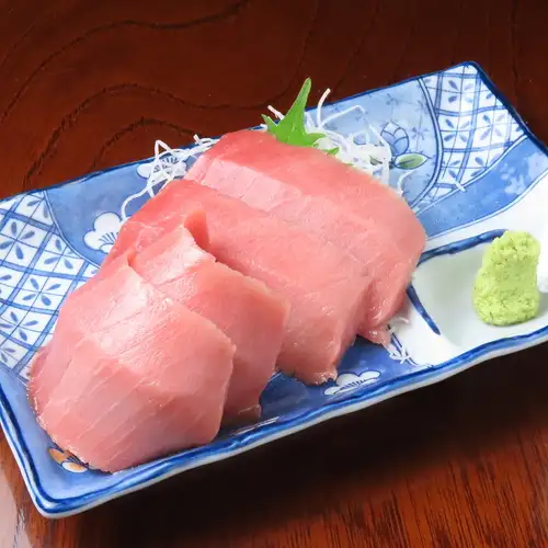 【市場直送で鮮度抜群!】一度食べたら虜になる、当店自慢の極上『本マグロ刺し』