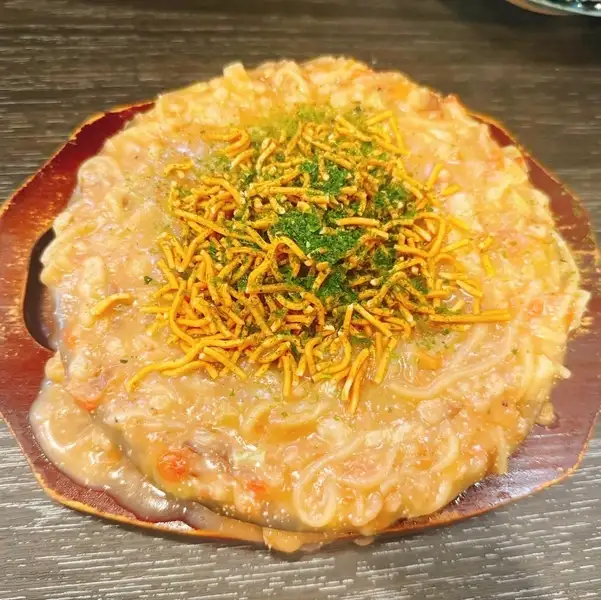 【昔ながらの味わい】具だくさんで大満足!自家製ソースが香る『まつりもんじゃ』