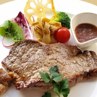 Beef loin steak (with salad, dessert, and drink buffet)