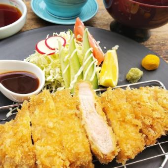 Echigo Rice Pork "Echio" Loin Tonkatsu Gozen (Salad, dessert, and drink buffet included)