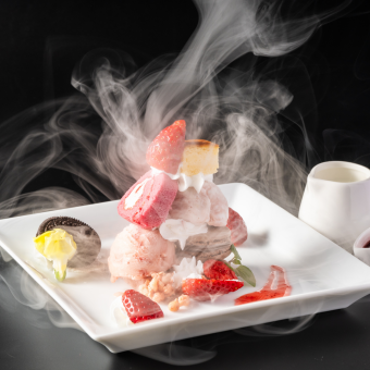 【期間限定】苺のグラスドーム仕立て