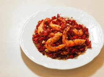 Stir-fried scented shrimp / shrimp with chili pepper