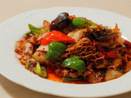 Stir-fried beef offal with chili