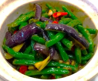 Stir-fried bean cubes/aubergine and green beans