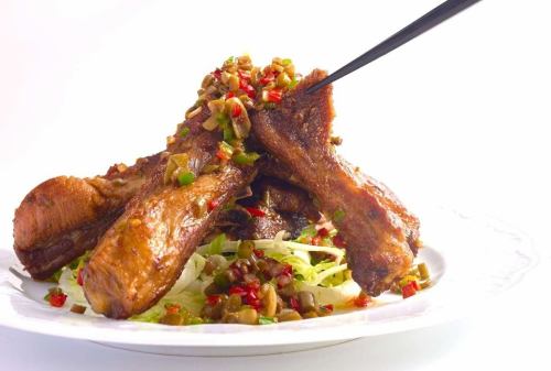 奇香大排/スペアリブ香り炒め 4本より