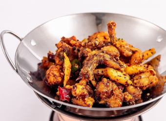 干鍋牛蛙鷄/カエルと鶏の辛味揚げ