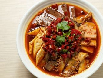 毛血旺/重慶名物、紅い豆腐(鴨の血など)の激辛煮込み