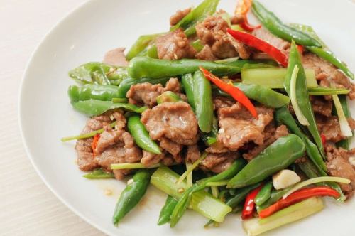 小炒牛肉/ピリリと辛い牛肉炒め