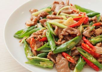 小炒羊肉/ピリリと辛いラム肉の炒め