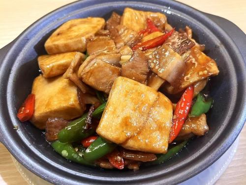 砂鍋千叶豆腐/弾力ある中国豆腐のピリ辛土鍋煮