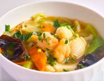 海鮮湯麺/海の幸つゆソバ(細麺)