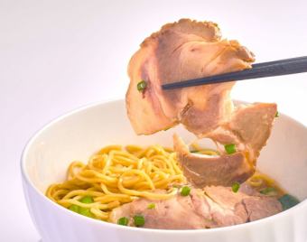 叉焼湯麺/チャーシューメン(細麺)
