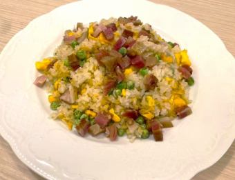 自家製●肉炒飯 /干し豚肉の旨味チャーハン※●=月へんに右は昔 月昔で一文字