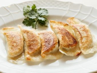 四川煎餃/パリパリ焼き餃子