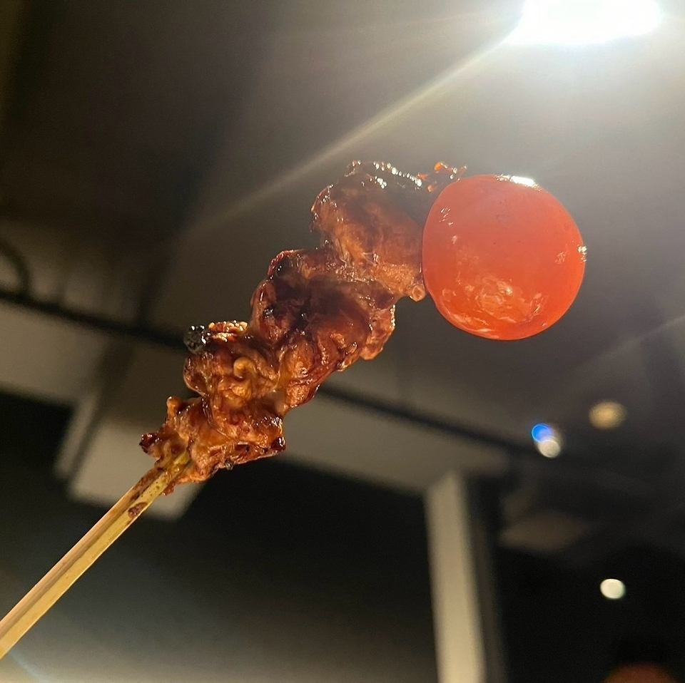 高級感溢れる店内で非日常の体験を♪高級焼鳥とワインをご用意。