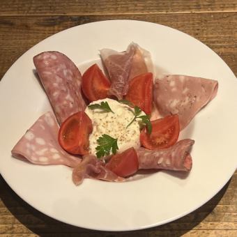 3食限定　ブラータとハムのプレート