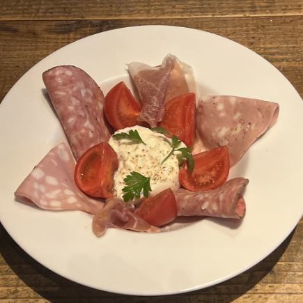 3食限定 ブラータとハムのプレート