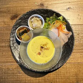 【ランチ】　スーププレート　冷製コーンスープ